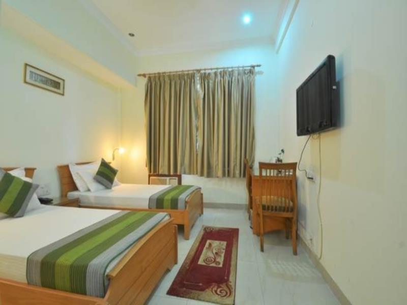 Treebo Palm Tree Palam Vihar Hotel Gurgaon Exterior foto